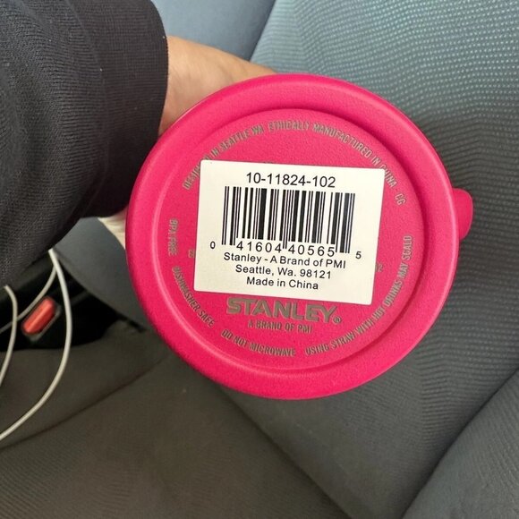 NWT Stanley 40oz Cosmo Pink Tumbler Valentine’s Exclusive Limited Edition - Picture 3 of 3